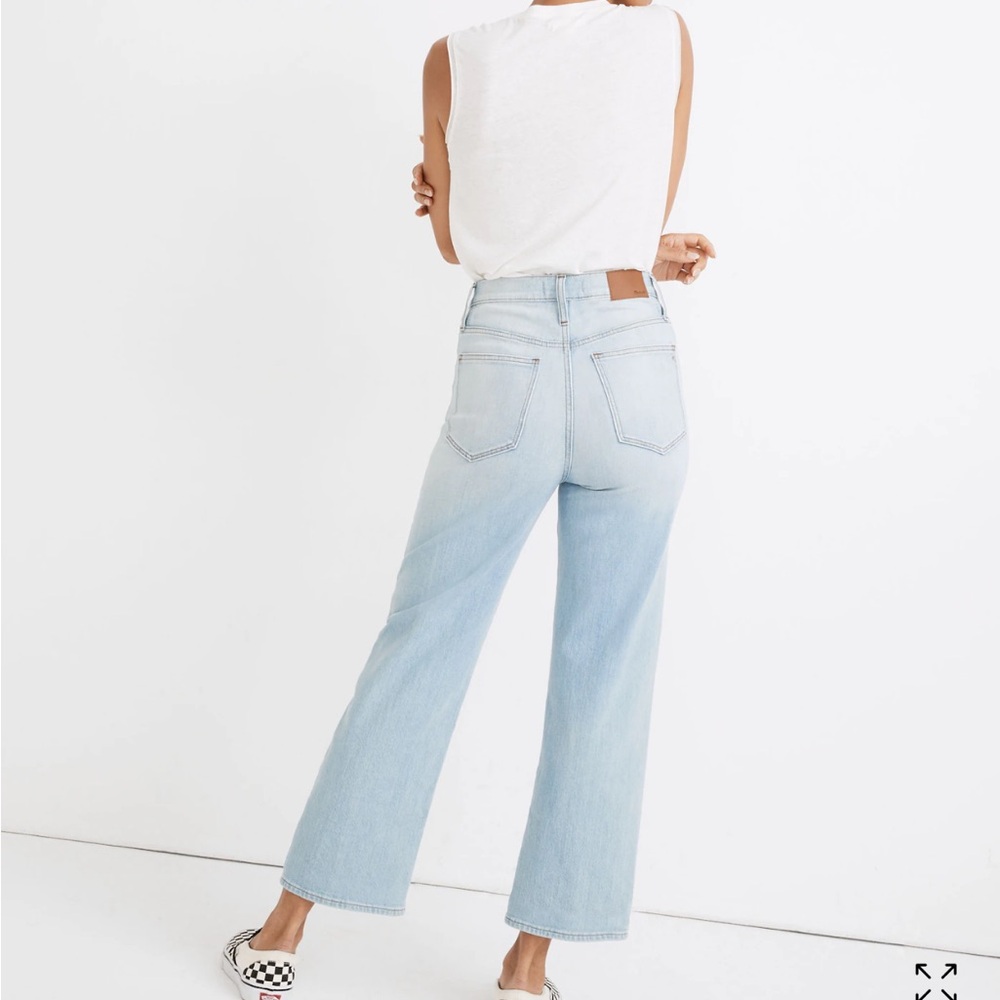 Slim Wide-Leg Jeans in Eastwick Wash - Picture 4 of 6
